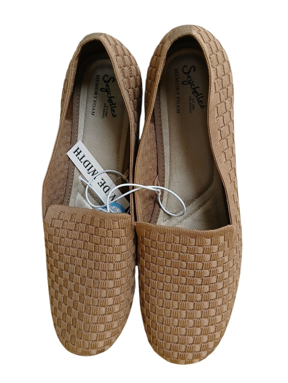 NWT Seychelles Foam Flats For Women